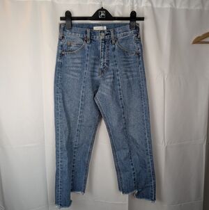 Moussy jeans size 25 in EUC waist 27"rise 11"inseam 22"